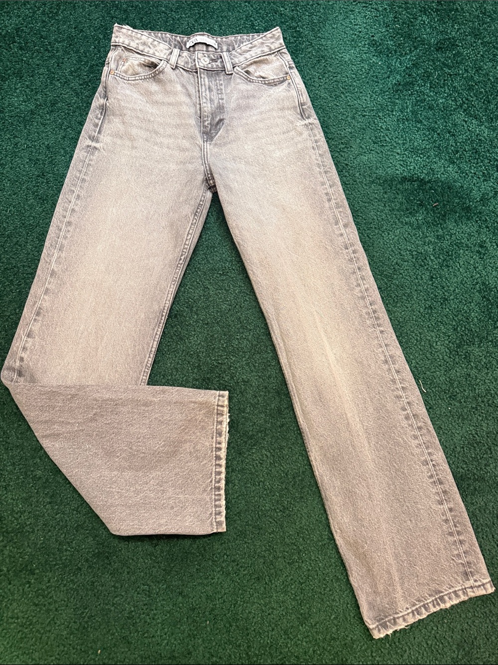 Zara Light Gray Straight Jeans with Gold Button